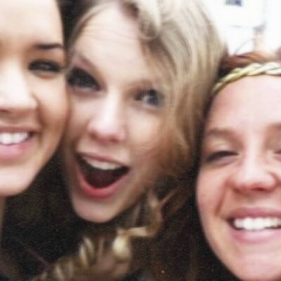 Profile Picture of I Bet You're Jealous (@OfTaylorsCouch) on Twitter