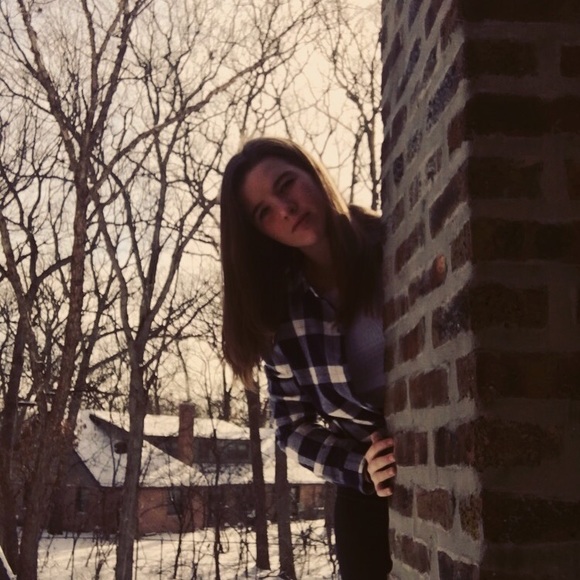 Profile Picture of Bridget Wozniczka (@bridgetwoz18) on Poshmark