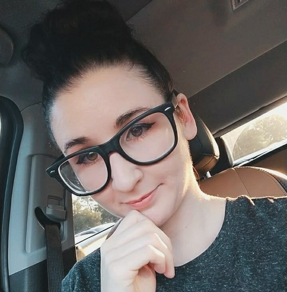 Profile Picture of Amber Dawes (@thelovelyko) on Poshmark