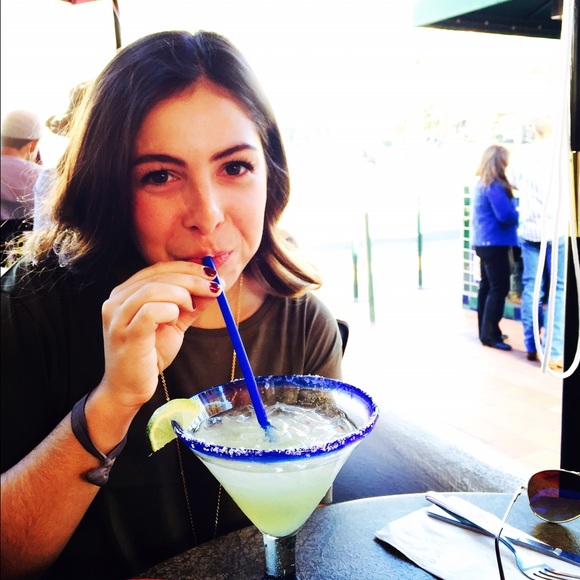 Profile Picture of Melanie Gray (@graymd) on Poshmark