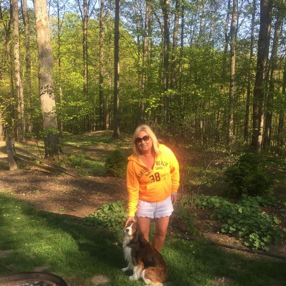 Profile Picture of Shelley Feindt (@shelleyfeindt) on Poshmark