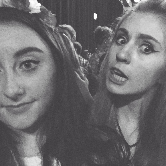 Profile Picture of Hazel Day (@hazelday) on Poshmark