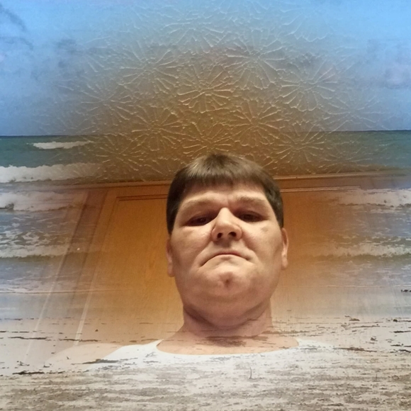 Profile Picture of Joe Hashman (@joehashman) on Poshmark