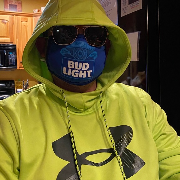 Profile Picture of Jose Mendana (@jmendana) on Poshmark