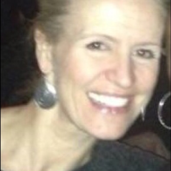 Profile Picture of Chris Wedell (@wedell) on Poshmark