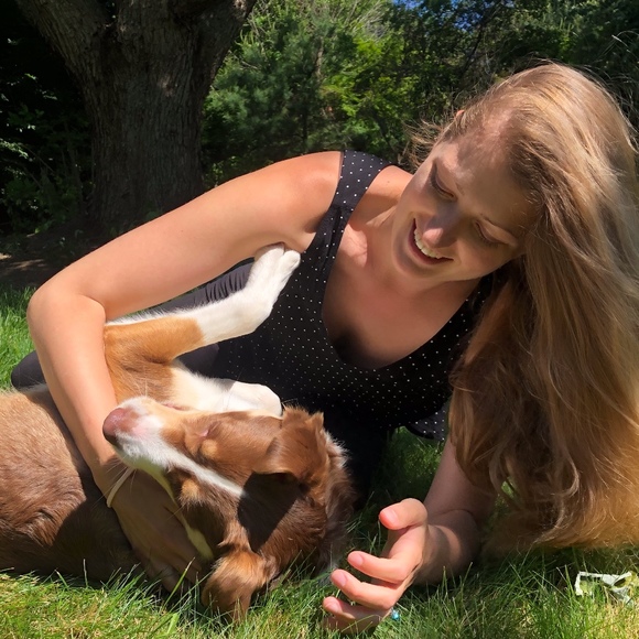 Profile Picture of Taylor Cahill (@taylormaec3) on Poshmark