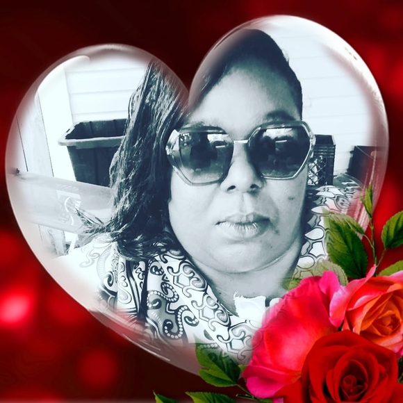 Profile Picture of Jacquelyne Patterson (@jacquelyne_p) on Poshmark