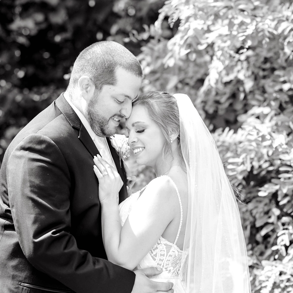 Profile Picture of Laura Vogle (@lvogle129) on Poshmark