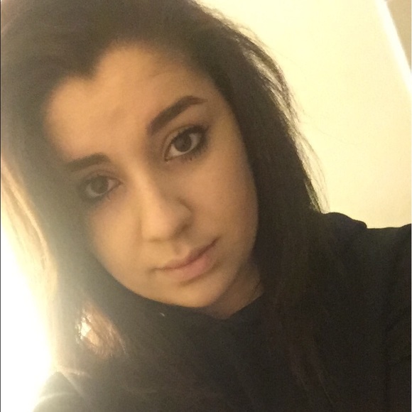 Profile Picture of Samar Shehadeh (@shehs1) on Poshmark