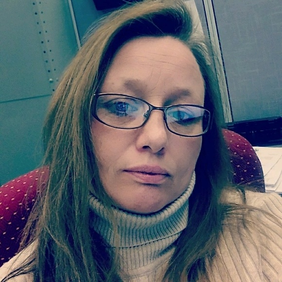 Profile Picture of Denise Coco (@dcoco10) on Poshmark