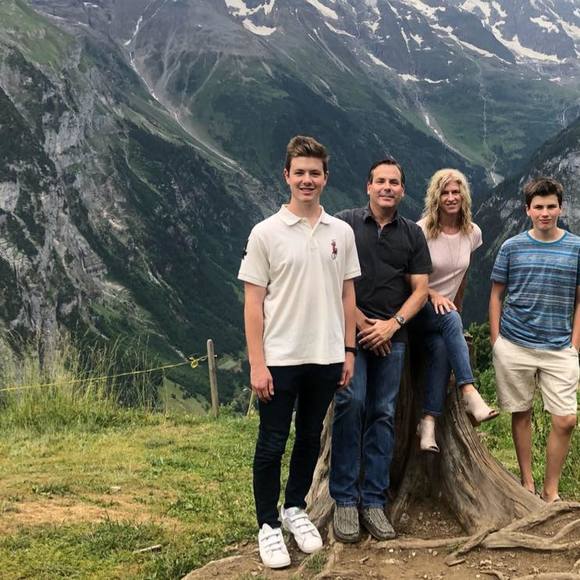 Profile Picture of Joe Mandigo (@jmandigo) on Poshmark