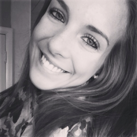 Profile Picture of Gabrielle Scherer (@gabscherer) on Poshmark