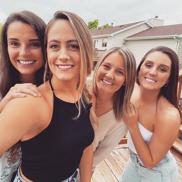 Profile Picture of Haley Nichols (@haynix3) on Poshmark