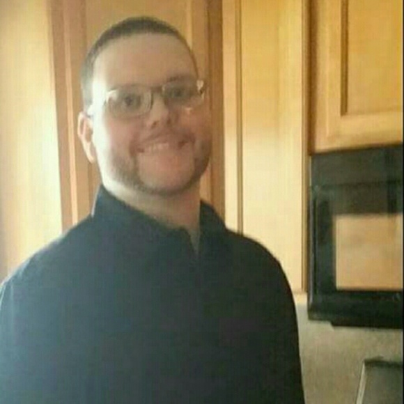 Profile Picture of Darrell Vanover (@yungd8383) on Poshmark