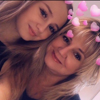 Profile Picture of Sharon Lowe (@sharonlowe39) on Twitter