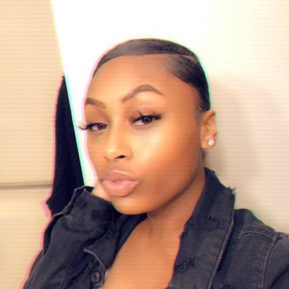 Profile Picture of Chanelle Stampley (@c_stampley) on Poshmark