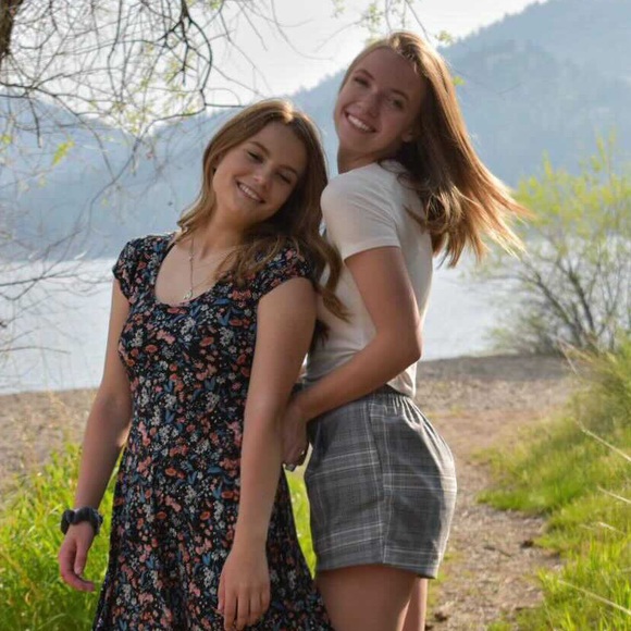 Profile Picture of Julia Goughnour (@juliagoughnour) on Poshmark