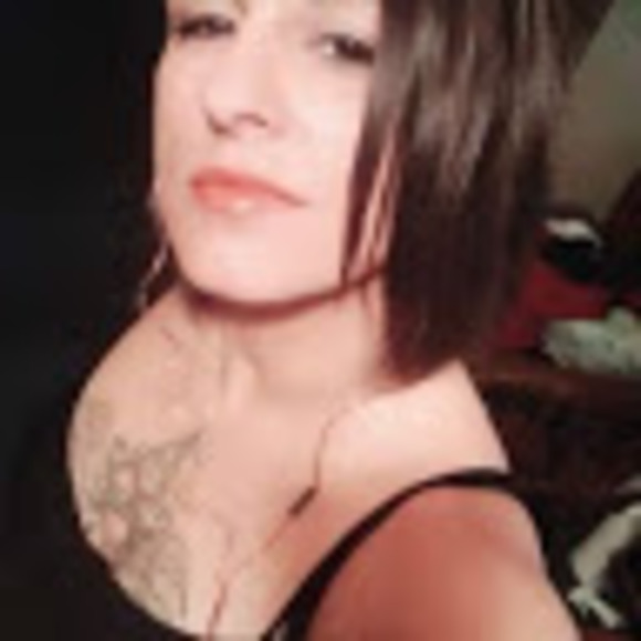 Profile Picture of Donna Vetrano (@donna_vetrano) on Poshmark