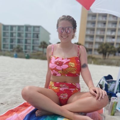 Profile Picture of Kim  🌻 (@kimhuffman3) on Twitter
