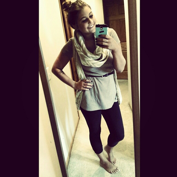 Profile Picture of Sarah Kalthoff (@sarahkal3389) on Poshmark