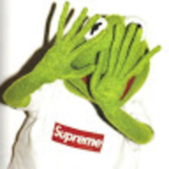 Profile Picture of Malakai Hanson (@malakaihanson) on Poshmark