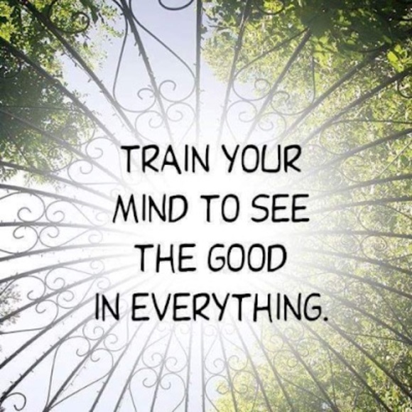 Robin Gradillas - Poshmark Profile Picture of Robin Gradillas (@robingradillas) on Poshmark