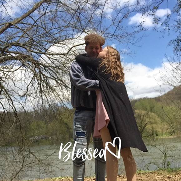 Profile Picture of Tabitha Foster (@tabbifoster) on Poshmark