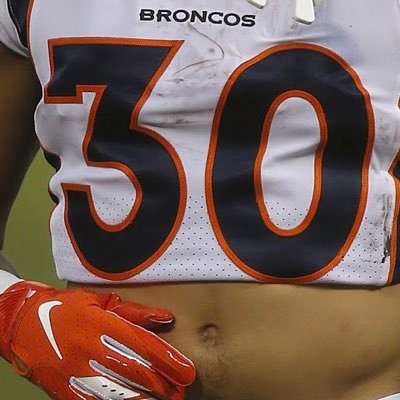 Profile Picture of Phillip Lindsey’s Belly Button (@Lindsaysbbutton) on Twitter