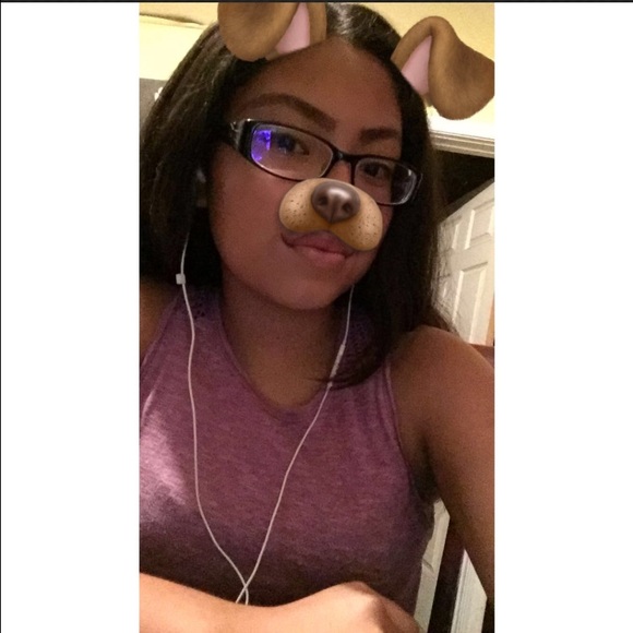 Profile Picture of Julianna Mares (@atmxjayy) on Poshmark