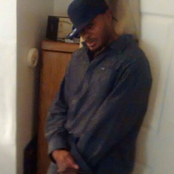 Profile Picture of Donnell Ferguson (@donnellferguson) on Poshmark