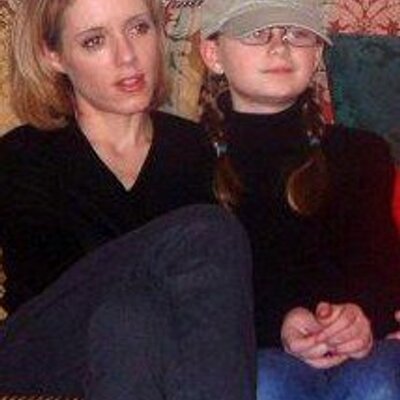 Profile Picture of Leeanne (@DavidHayball) on Twitter