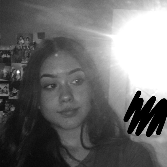 Profile Picture of Marisela Patlan (@mari_505) on Poshmark