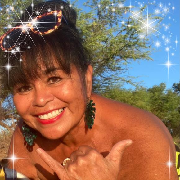 Profile Picture of Ada Kelly (@akelly5195) on Poshmark