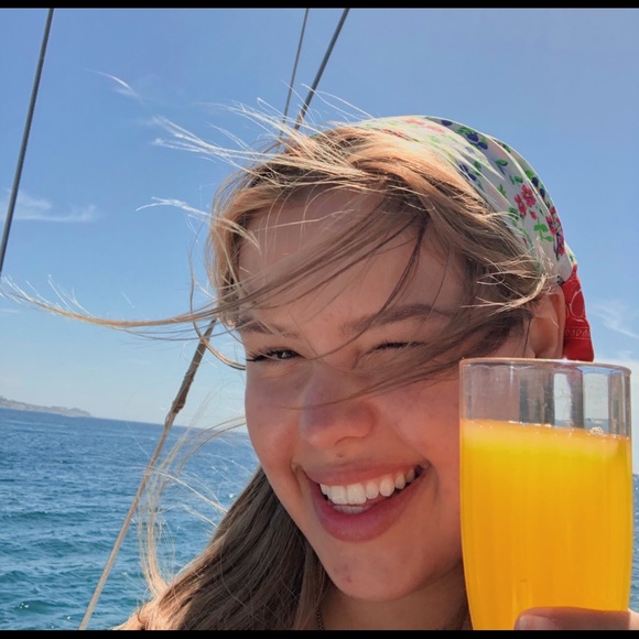 Profile Picture of Abbi Mutimer (@abbimutimer) on Poshmark