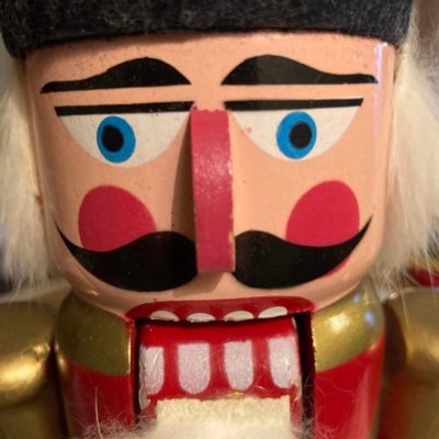 Profile Picture of James Neal (@mandlgarden) on Twitter