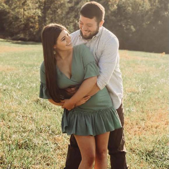 Profile Picture of Tayler Lindley (@tayler_lindley) on Poshmark