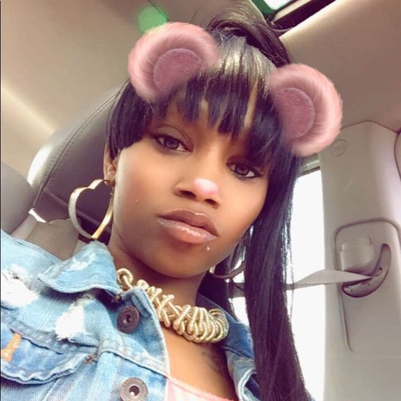 Profile Picture of Brittany Nelms (@brittanynelms) on Poshmark