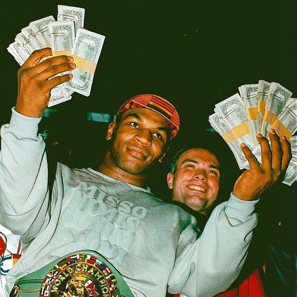 Profile Picture of Joe Rogan (@nlelamb) on Poshmark