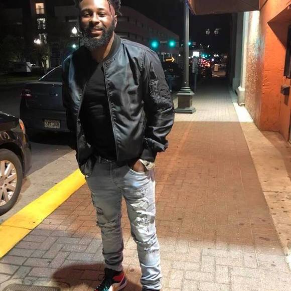 Profile Picture of Malcolm Williams (@mdub210daking) on Poshmark