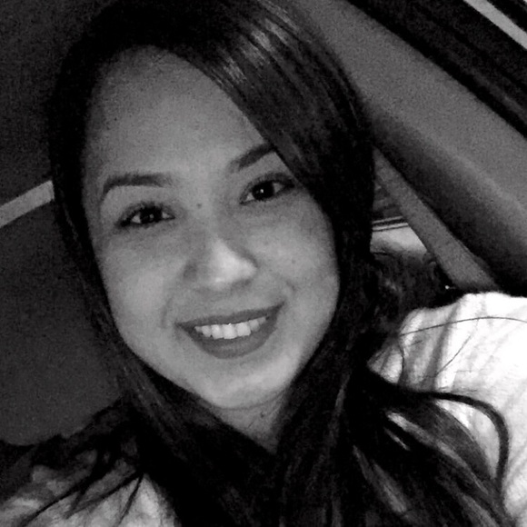 Profile Picture of Michelle Fimbres (@chelle1208) on Poshmark