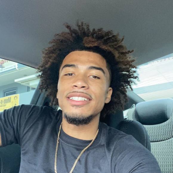 Profile Picture of Travis Chambers (@21trav) on Poshmark