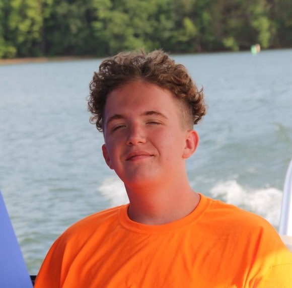 Profile Picture of Robert Kessler (@robbiek3704) on Poshmark