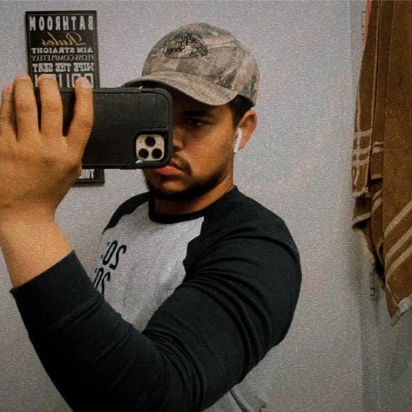 Profile Picture of Daniel Lagos (@jdlagos72) on Poshmark