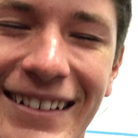 Profile Picture of Johnny Perrera (@johnathan_per) on Poshmark