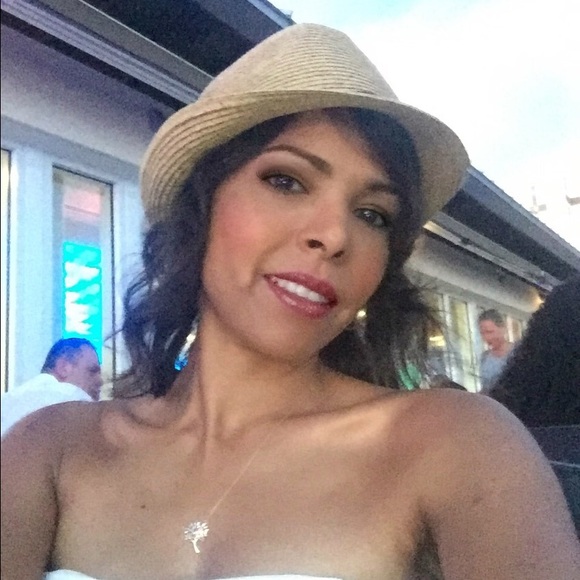 Profile Picture of Nancy Hilaski (@nancyski) on Poshmark