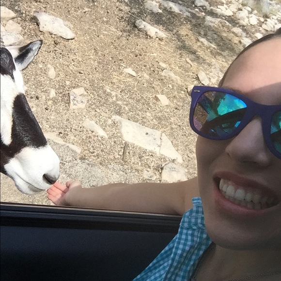 Profile Picture of Janet Salinas (@shopaholicjenna) on Poshmark