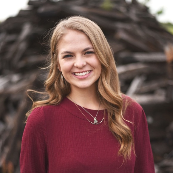 Profile Picture of Kiley Allen (@kileyallen2020) on Poshmark