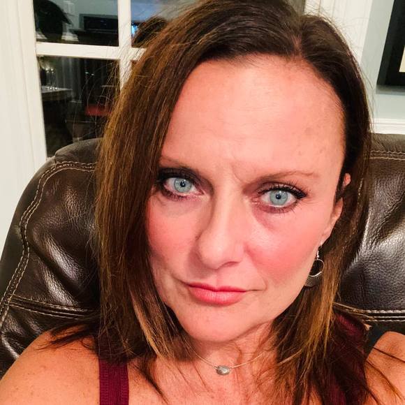 Profile Picture of Diane Spoonhour (@mamaspoon6) on Poshmark