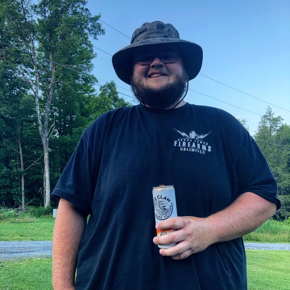 Profile Picture of Chad Noel (@chadnoel40) on Poshmark