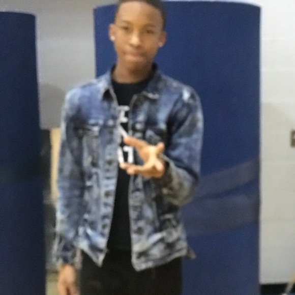 Profile Picture of Isaiah Tolbert (@isaiah_tolbert) on Poshmark